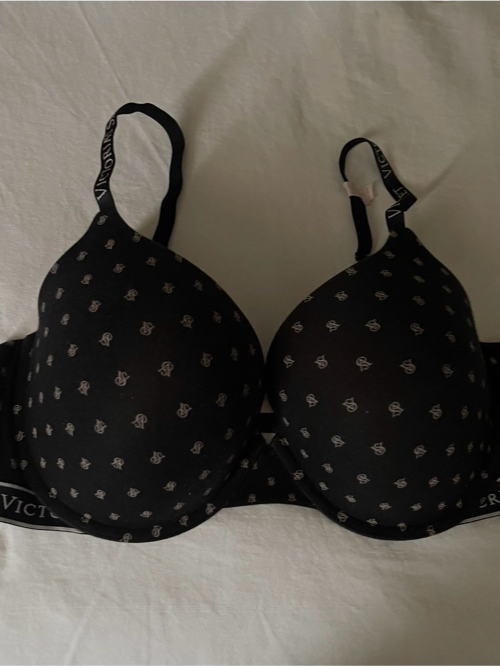 Victoria's Secret everyday bra with White Logo (minimal wear 3 times/too big)
